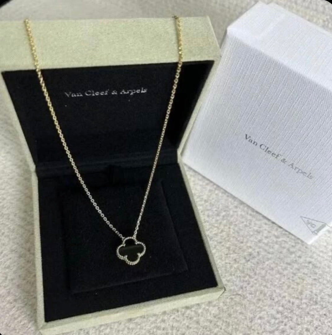 VAN CLEEF & ARPELS
18K Yellow Gold plated 925 Black Onyx Vintage Alhambra Pendant
Necklace